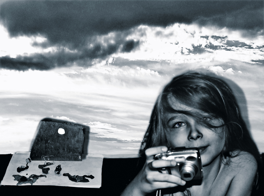 The child experiments with filming his imagination