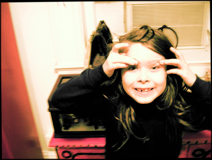 The Child Experiments – H.o.p. Looks at the World with Wide Eyes