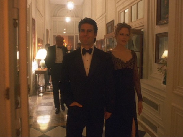 Eyes Wide Shut - Entry to party
